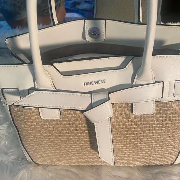 Nine West Beautiful White Leather Handbag with a long shoulder strap Brand New - Picture 15 of 16